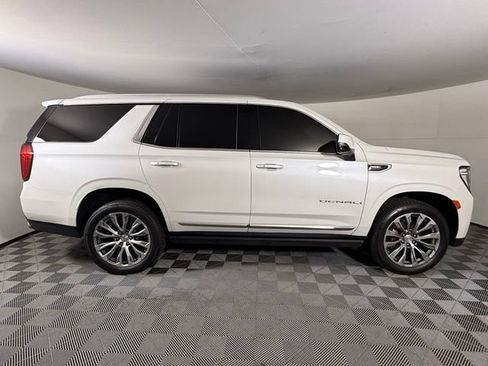 Used 2021 GMC Yukon Denali w/ Denali Premium Package AWD/4WD image 8
