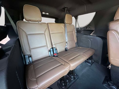 Certified 2023 Chevrolet Suburban High Country w/ Advanced Technology Package image 35