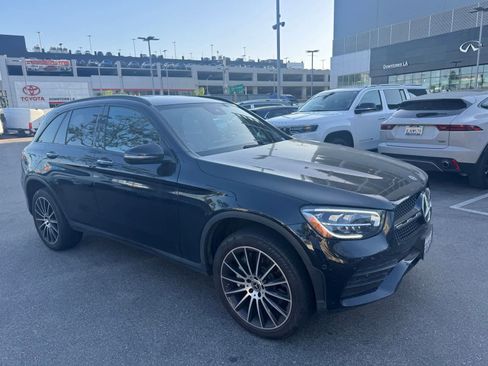 Used 2022 Mercedes-Benz GLC 300 image 2