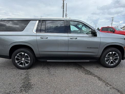 New 2026 Chevrolet Suburban LT w/ Comfort Package RWD image 10