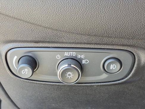 Used 2020 Chevrolet Equinox LT AWD/4WD image 13