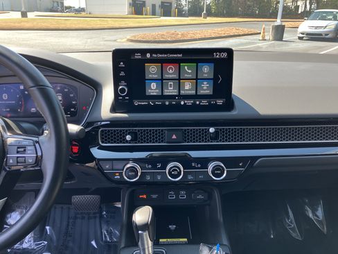 Used 2024 Honda Civic Touring image 25