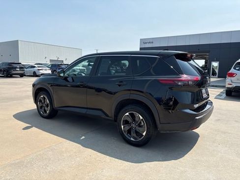 Used 2025 Nissan Rogue SV AWD/4WD image 4