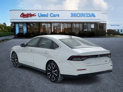 Used 2025 Honda Accord Touring image 3