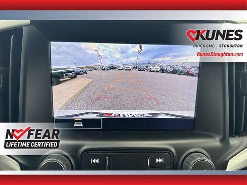 Used 2023 GMC Terrain SLT image 32