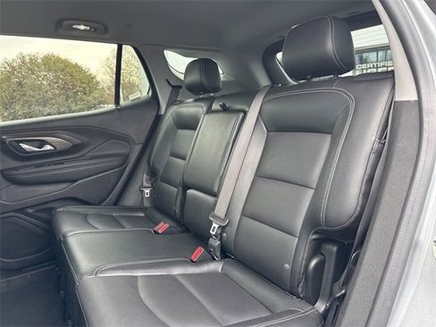 Used 2024 GMC Terrain SLT image 10