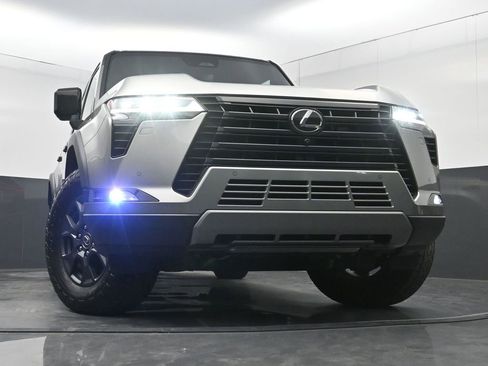 Used 2024 Lexus GX 550 AWD/4WD image 25