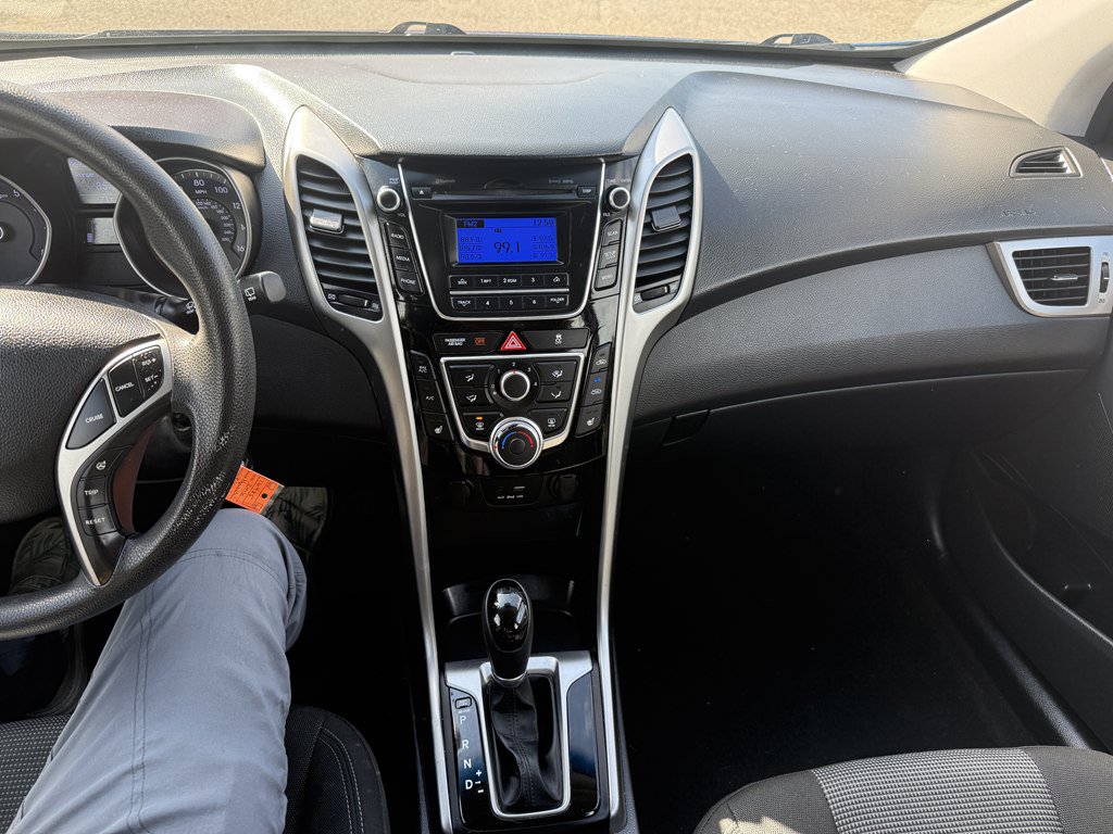 Used 2016 Hyundai Elantra GT FWD image 18