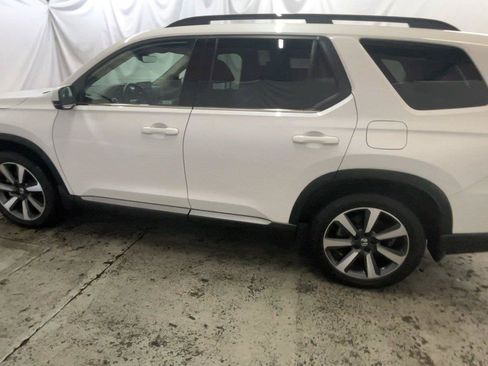 Used 2023 Honda Pilot Touring image 12