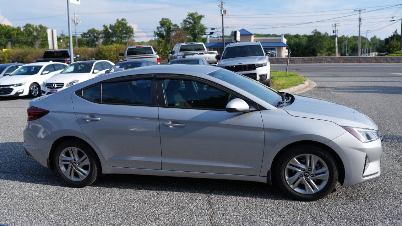 Used 2020 Hyundai Elantra SEL w/ Winter Weather Package FWD image 4