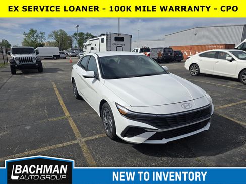 Used 2025 Hyundai Elantra Blue image 1