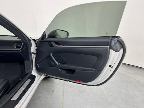 Certified 2025 Porsche 911 Carrera RWD image 25