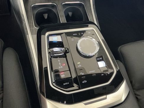 Certified 2024 BMW i7 eDrive50 image 15