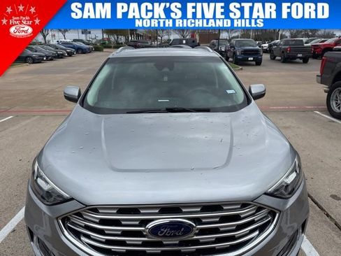 Used 2020 Ford Edge Titanium image 2
