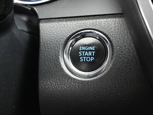 Used 2019 Toyota Camry LE w/ Convenience Package FWD image 22