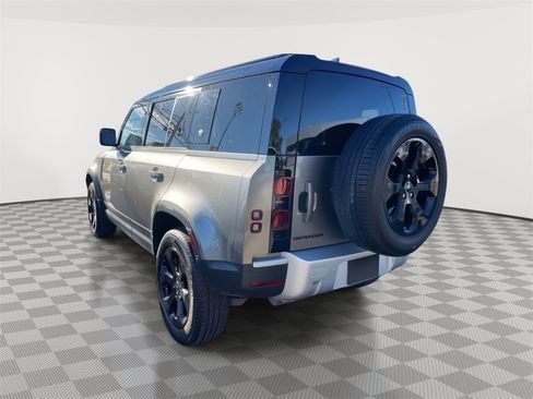 Used 2023 Land Rover Defender 110 S image 5