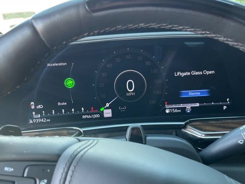 Used 2022 Cadillac Escalade ESV Sport Platinum w/ LPO, ONYX Package AWD/4WD image 8