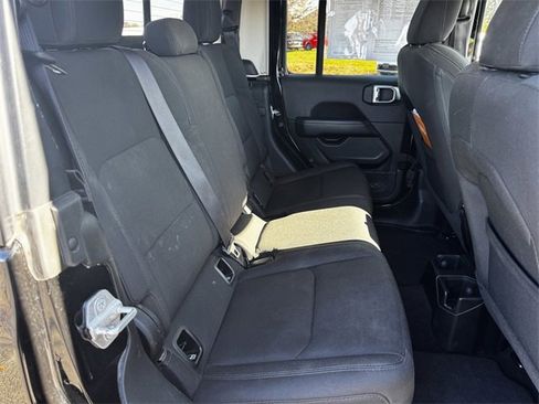 Certified 2023 Jeep Gladiator Overland image 17