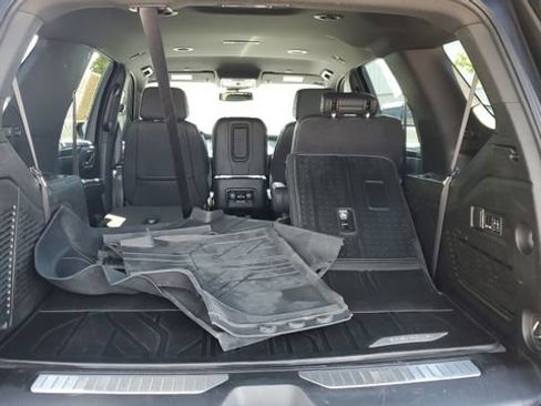 Used 2023 Chevrolet Tahoe Z71 w/ Luxury Package AWD/4WD image 23