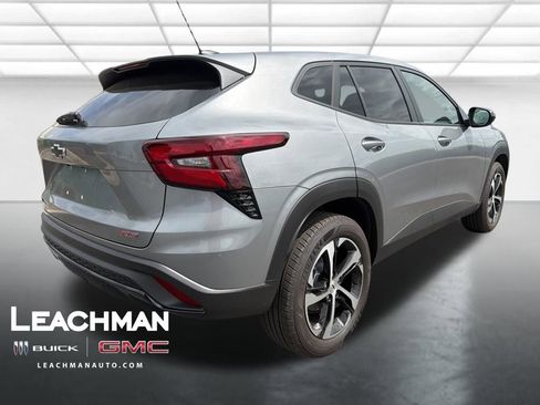 Certified 2025 Chevrolet Trax RS w/ Driver Confidence Package image 3