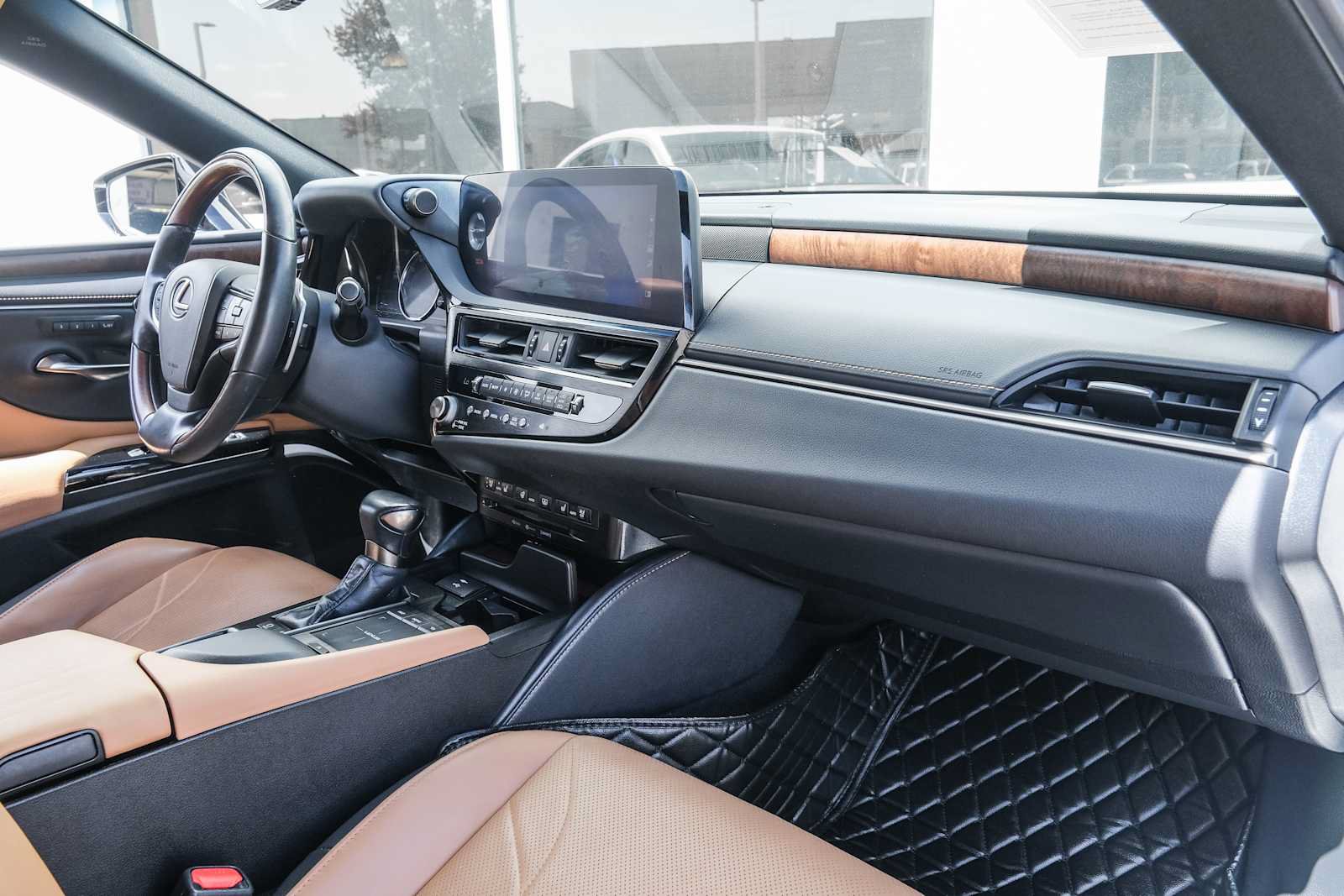 Used 2022 Lexus ES 300h Ultra Luxury w/ Accessory Package 2 FWD image 27
