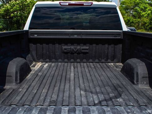 Used 2022 GMC Sierra 1500 Elevation w/ X31 Off-Road Package AWD/4WD image 41