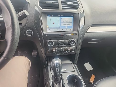 Used 2019 Ford Explorer XLT w/ Equipment Group 202A FWD image 23