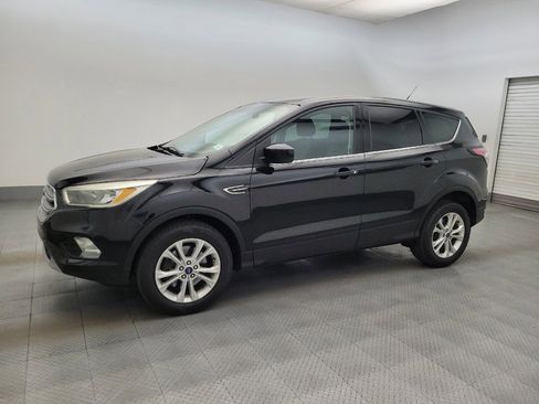 Used 2017 Ford Escape SE w/ SE Cold Weather Package AWD/4WD image 2