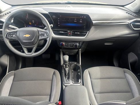 Used 2025 Chevrolet TrailBlazer LT image 11