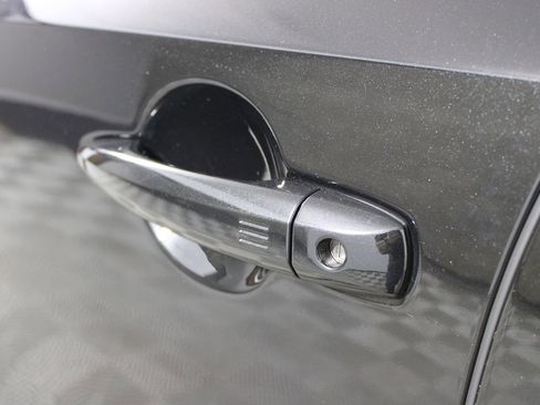 Used 2023 Nissan Ariya FWD image 27