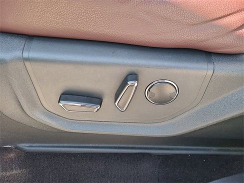 Used 2023 Ford Expedition Limited image 27