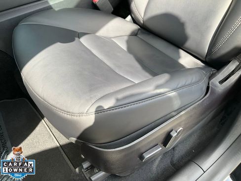 Used 2022 Tesla Model Y Performance image 16