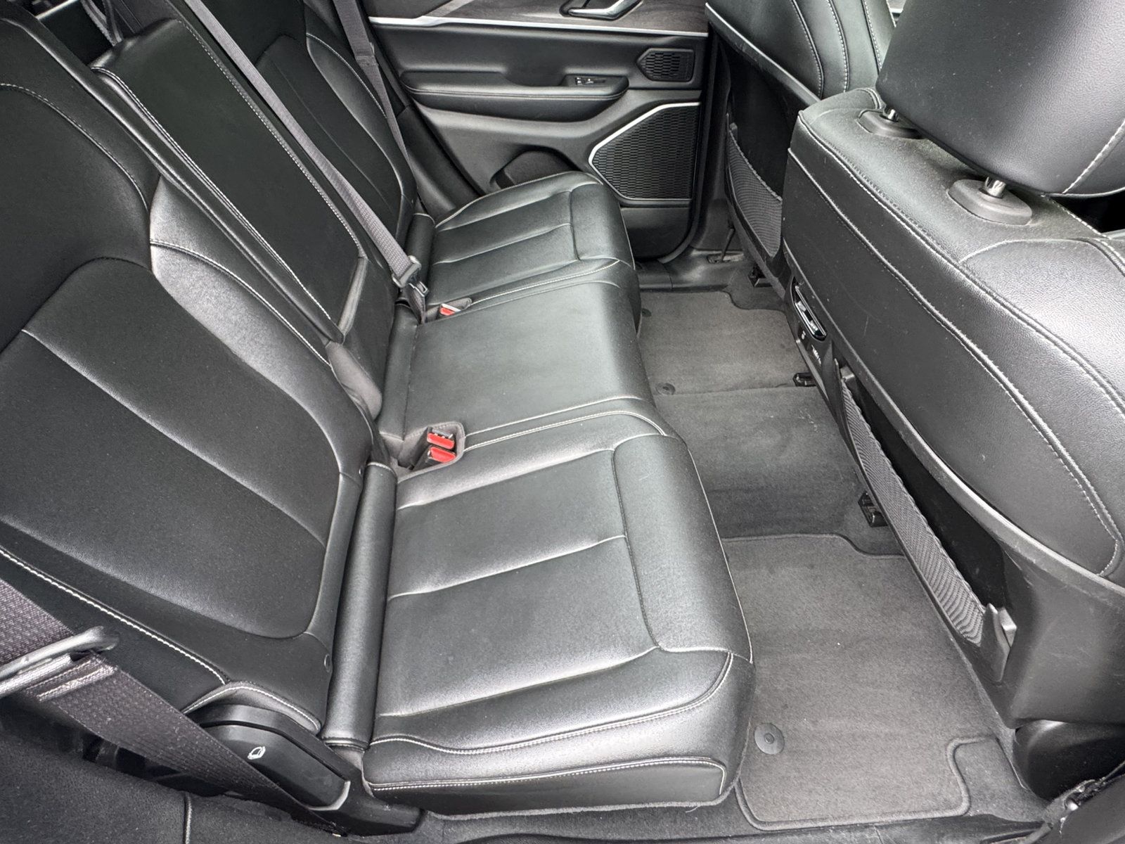 Used 2024 Jeep Grand Cherokee Limited 4xe AWD/4WD image 18