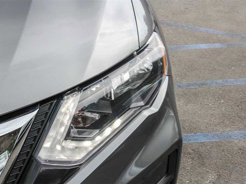 Used 2020 Nissan Rogue S image 7