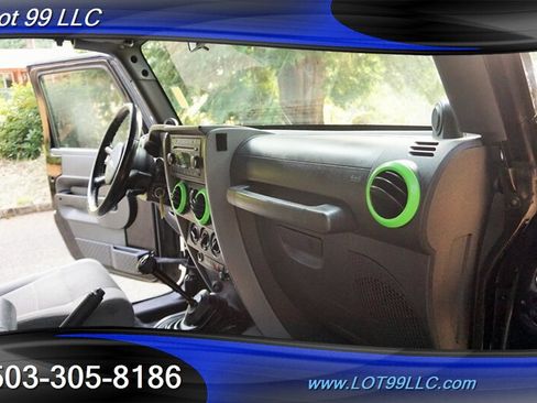 Used 2007 Jeep Wrangler Sahara w/ Dual Top Group AWD/4WD image 16