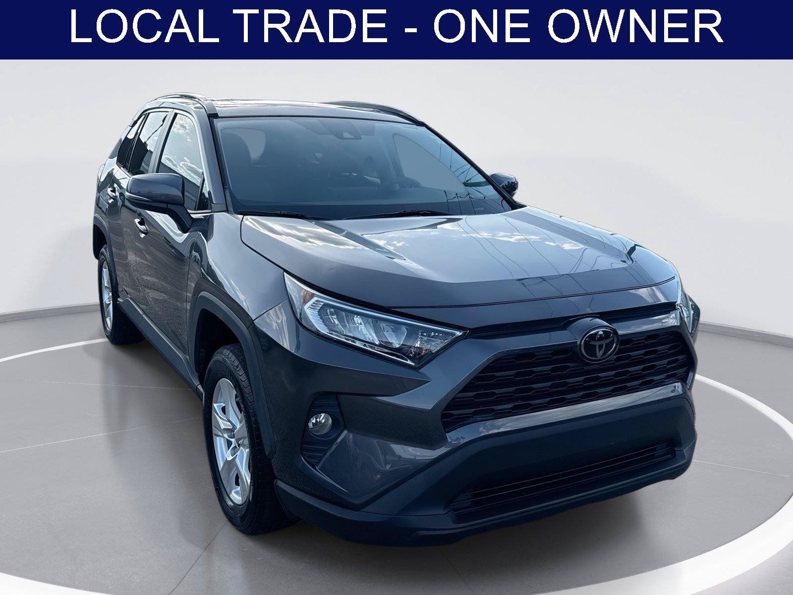 Used 2019 Toyota RAV4 XLE w/ Convenience Package FWD image 1