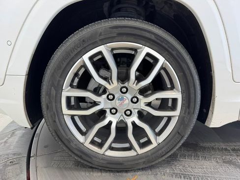 Used 2023 GMC Terrain Denali w/ Denali Premium Package image 10