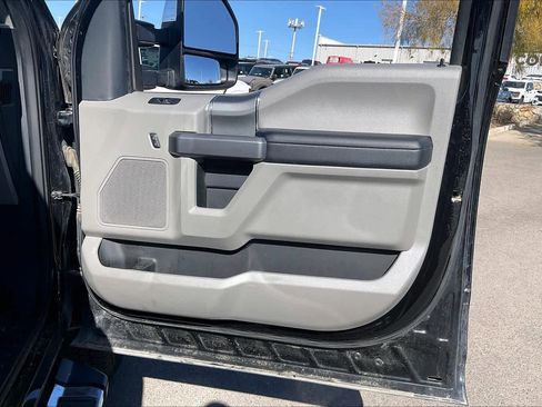 Used 2022 Ford F250 XLT w/ XLT Premium Package image 21