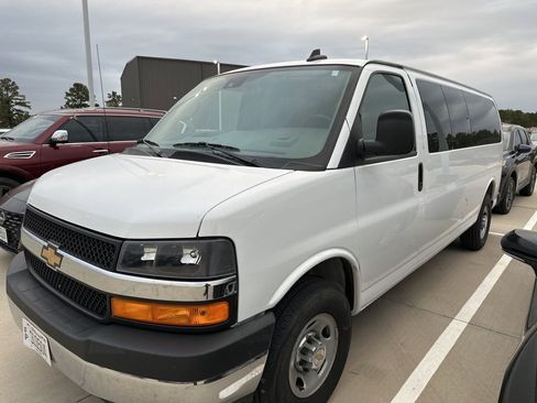 Used 2025 Chevrolet Express 3500 LT w/ LT Preferred Equipment Group image 1