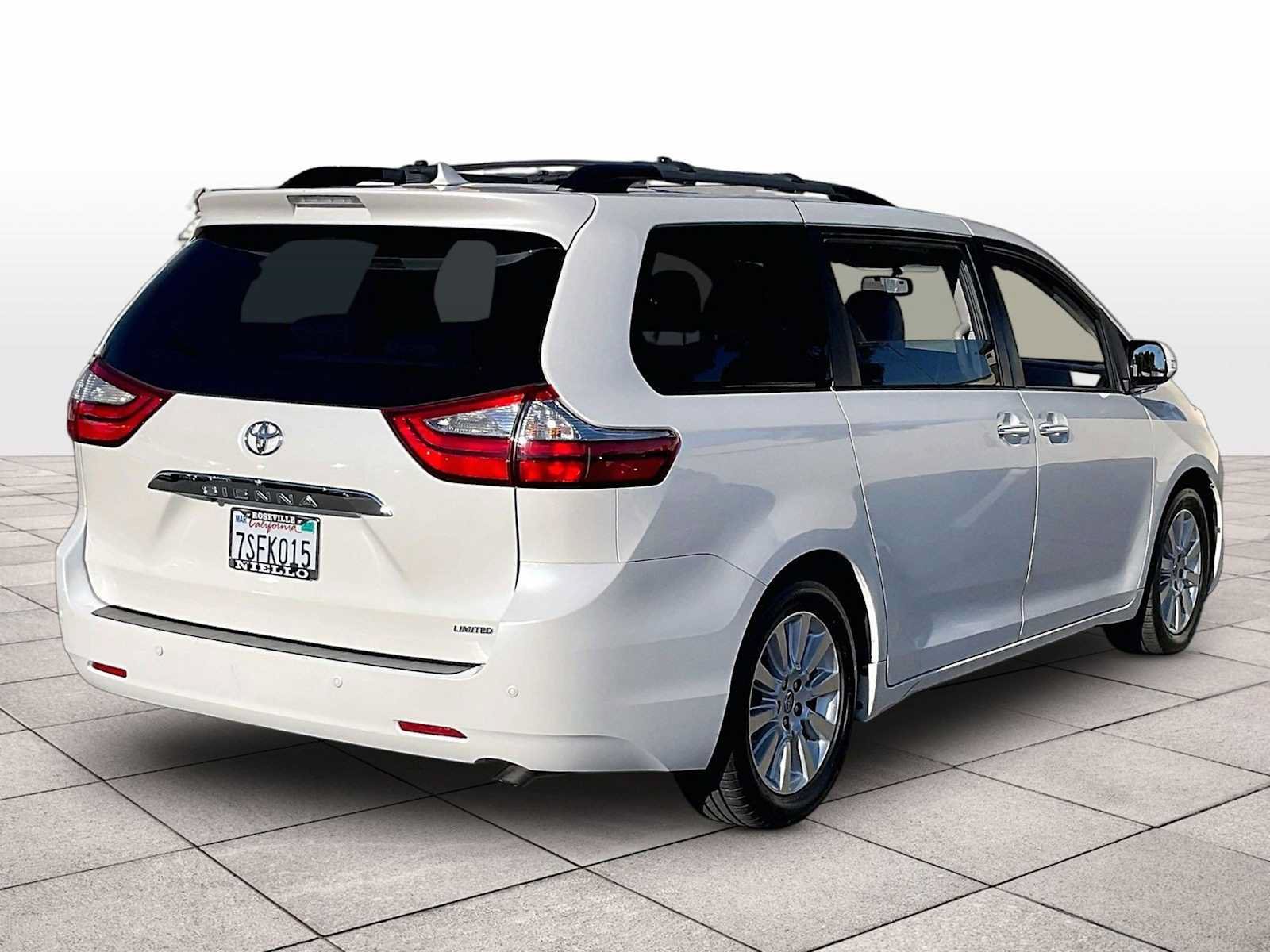 Used 2016 Toyota Sienna Limited FWD image 16