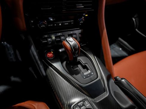 Used 2021 Nissan GT-R Premium image 20