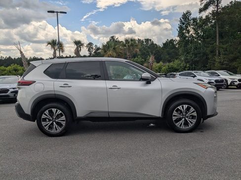 Used 2023 Nissan Rogue SV FWD image 3