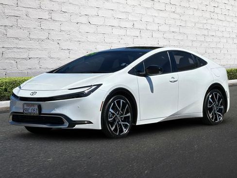 Used 2024 Toyota Prius Prime Premium w/ Advanced Technology Package FWD image 8