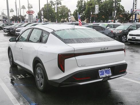 Certified 2025 Kia K4 LX image 8