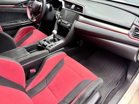 Used 2019 Honda Civic Type R image 11