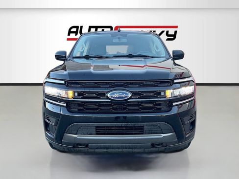 Used 2022 Ford Expedition XLT AWD/4WD image 2