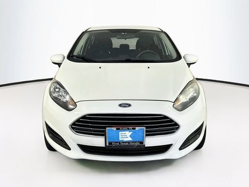 Used 2018 Ford Fiesta SE FWD image 2