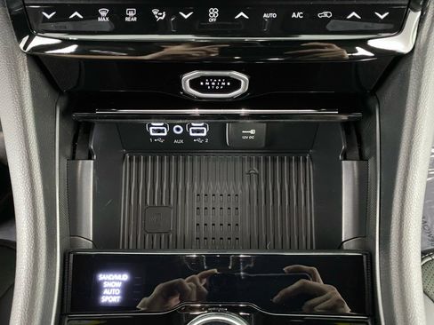 New 2026 Jeep Grand Cherokee Altitude AWD/4WD image 11