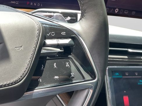 Certified 2025 Cadillac Escalade Sport Platinum AWD/4WD image 21