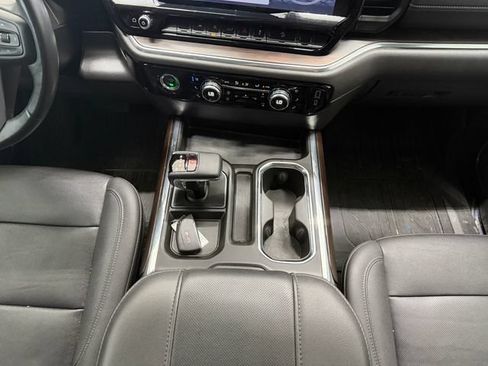Used 2023 GMC Sierra 1500 SLT AWD/4WD image 35